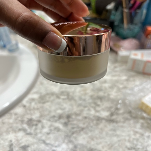 OPV Beauty Medium Setting Powder - Picture 2 of 4